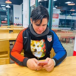 Meet your Posher, Javier